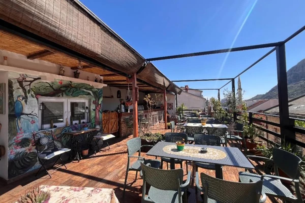 Alen & Leila Backpackers Hostel