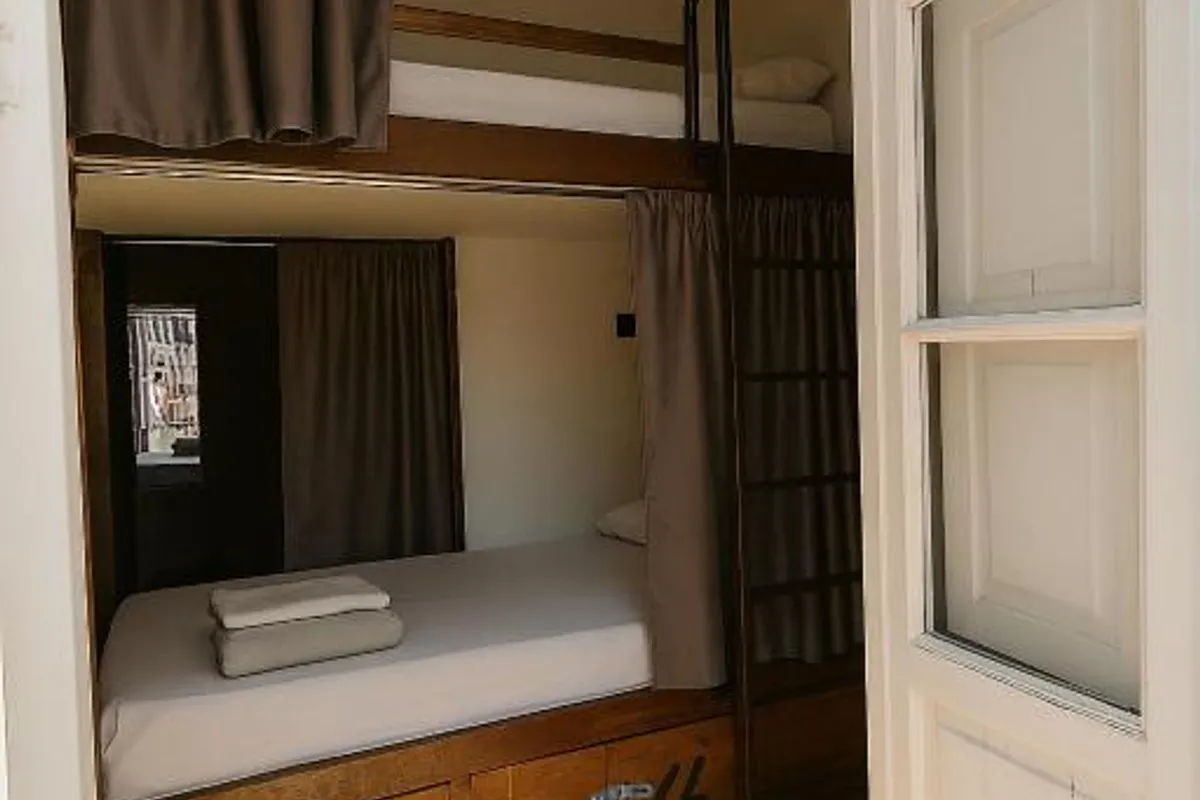 Black Swan Hostel Sevilla