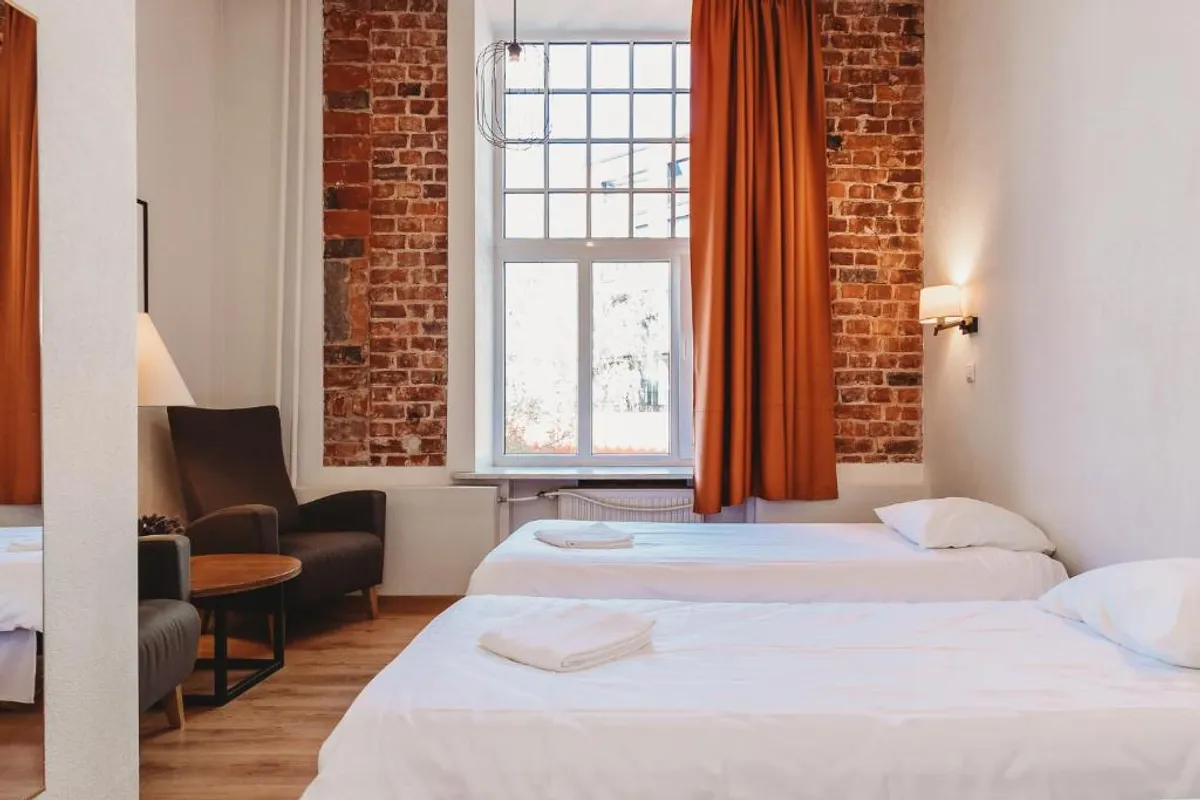 16eur - Fat Margaret's photo 2