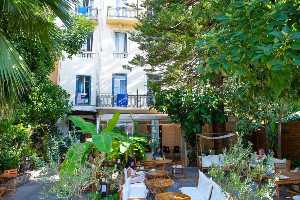 Auberge de Jeunesse HI Nice Les Camélias photo 4