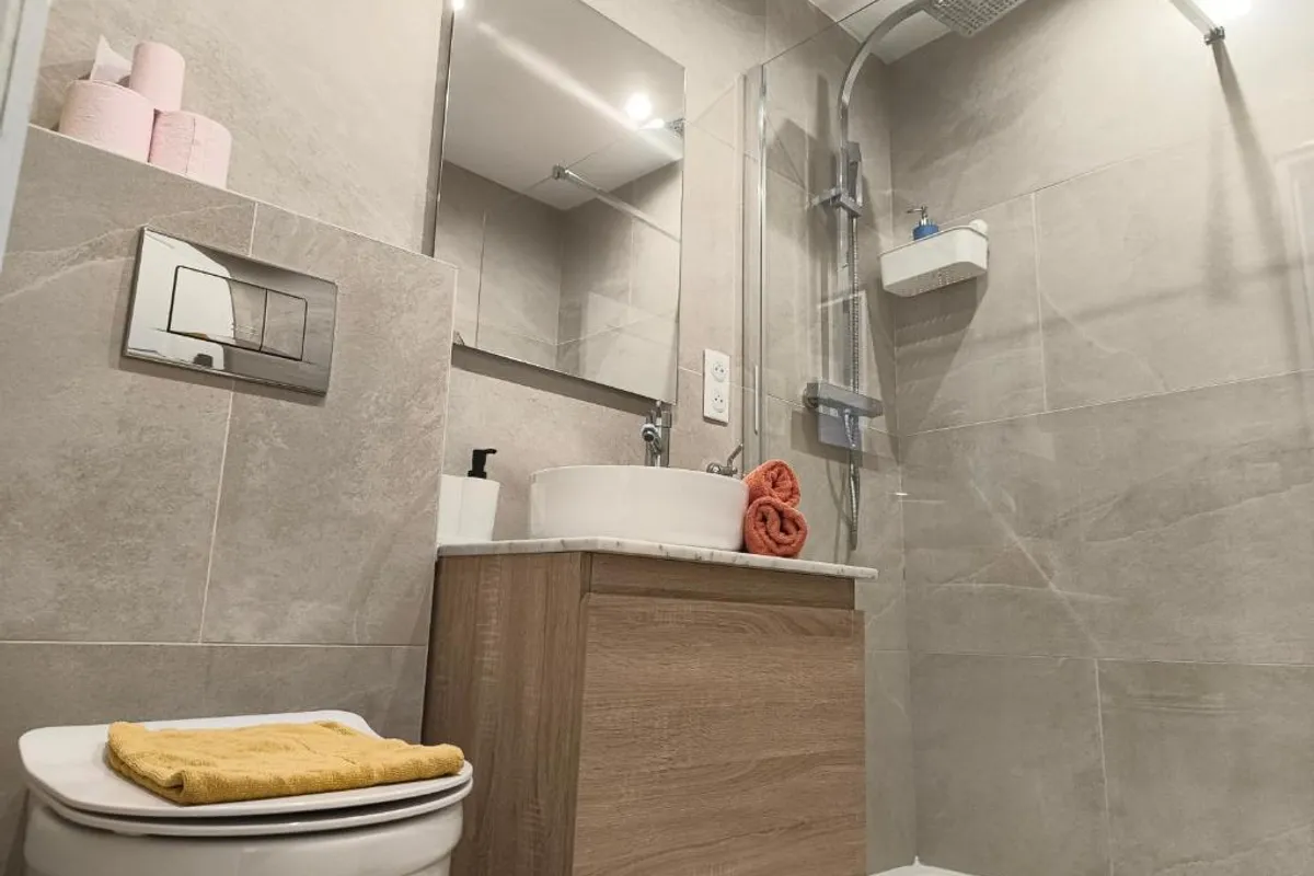 Meyerbeer Beach photo 3