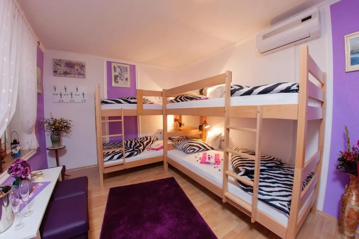 Hostel Mirror photo 2