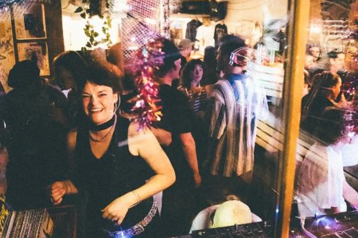 Montagu Hostel & Bar photo 3