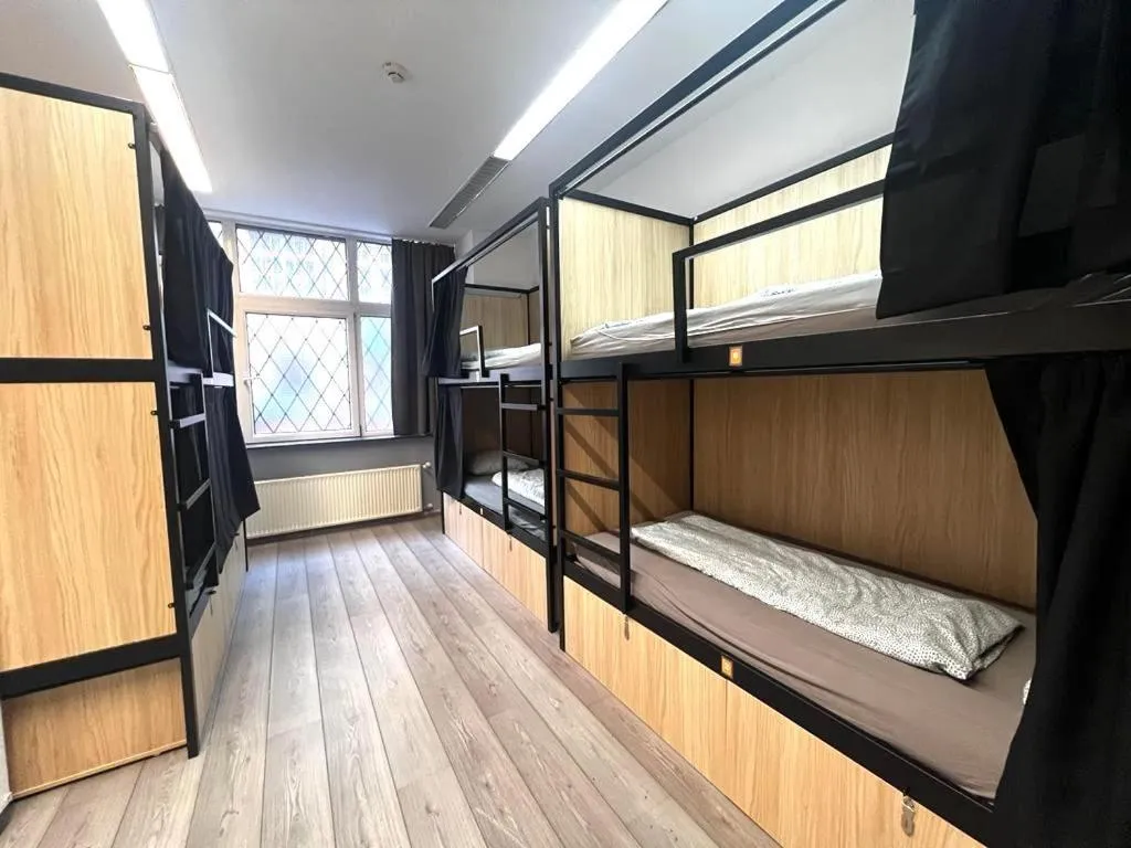 Onefam Budapest photo 2