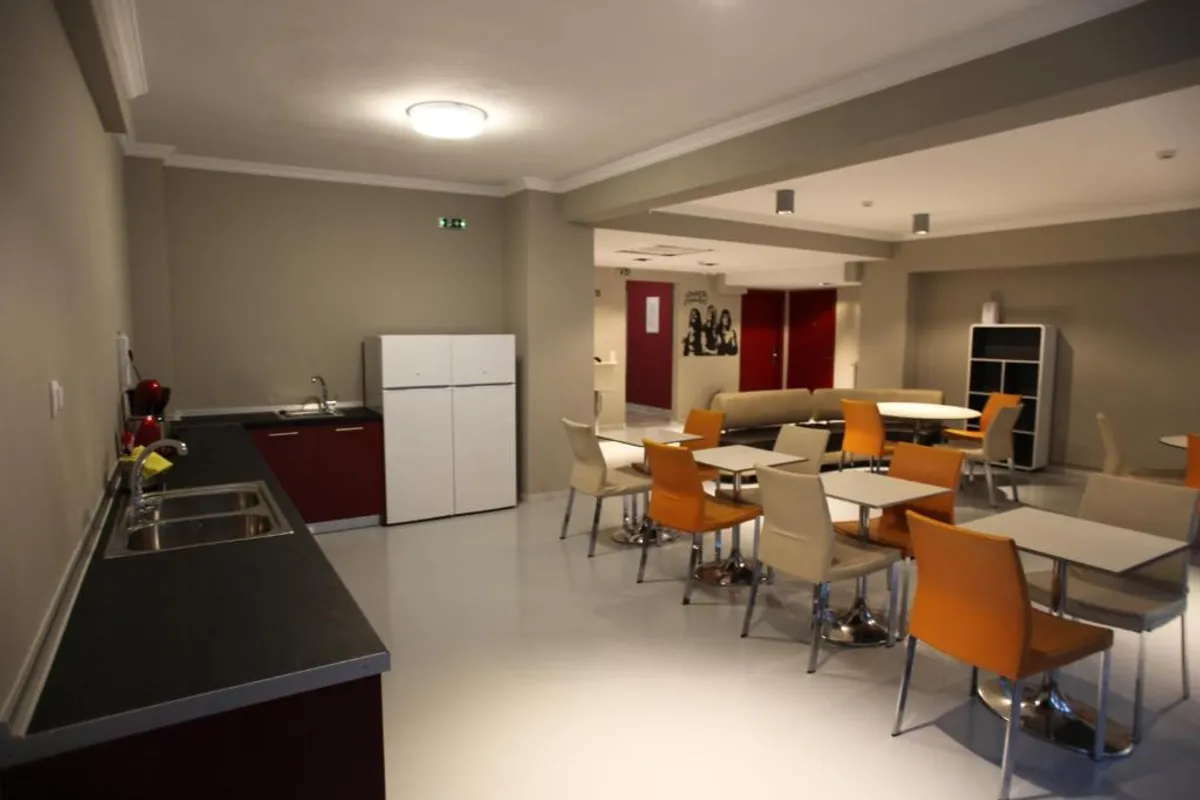 Stay Hybrid Youth Hostel photo 2