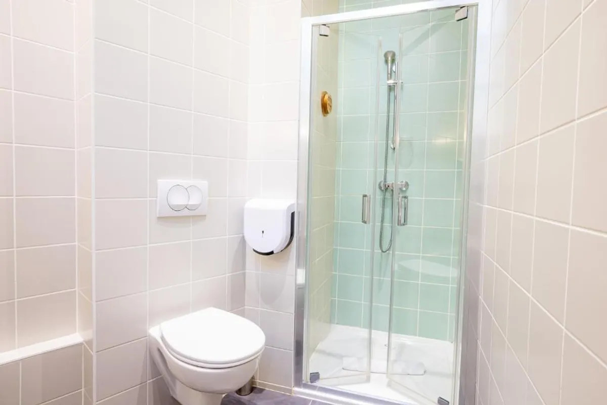 The People - Marseille photo 2