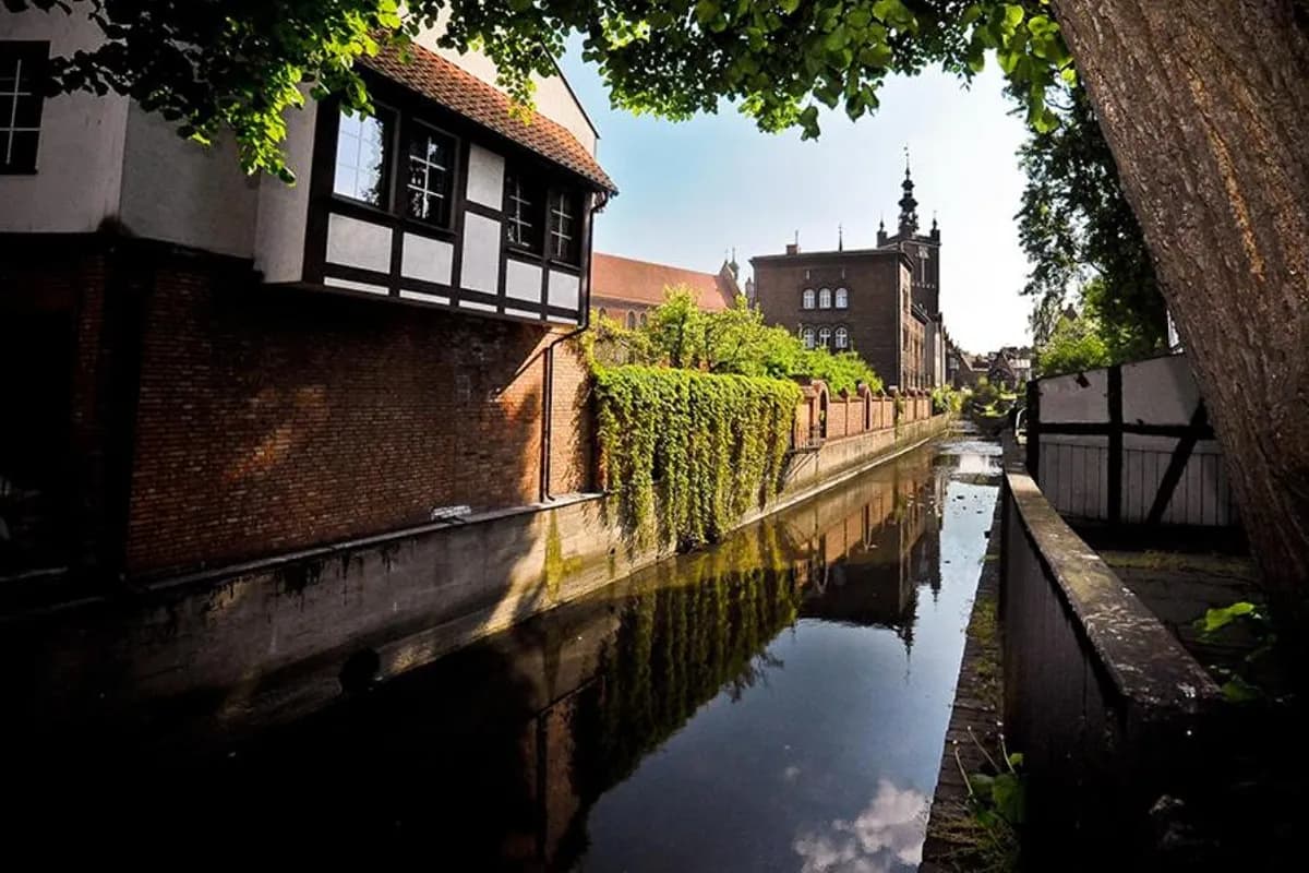 World Hostel - Old Town