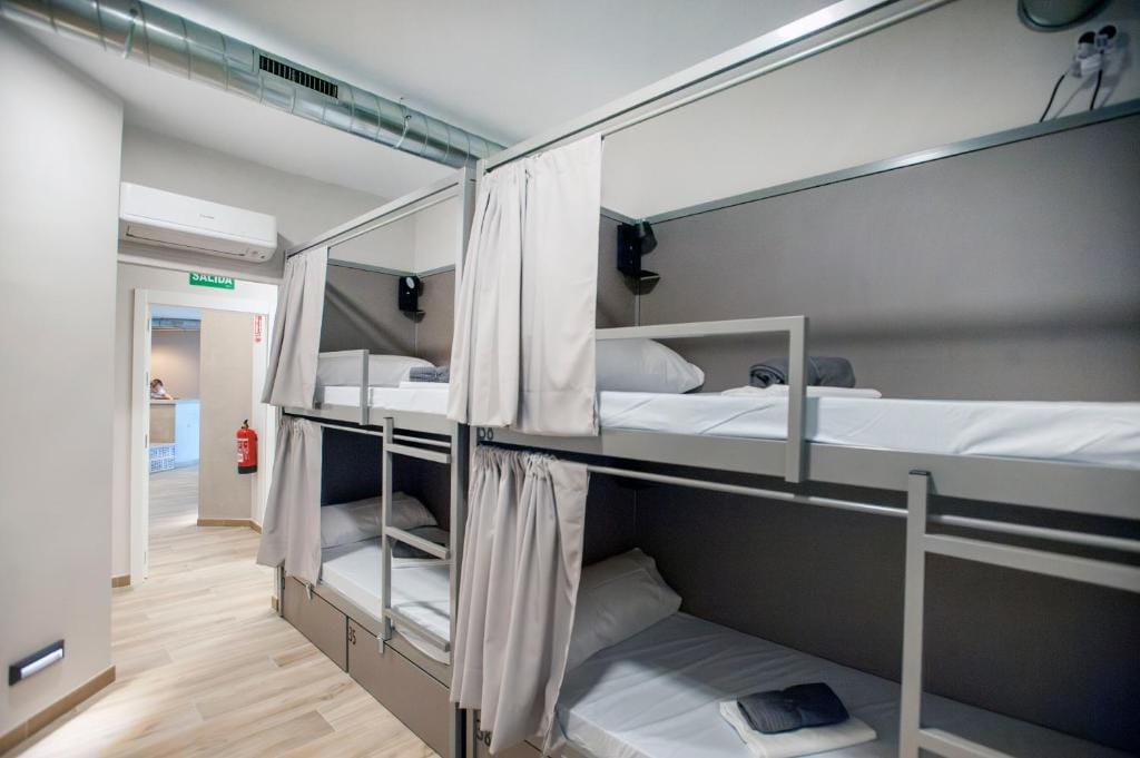 Hostel Dos Estaciones - Albergue Juvenil - FREE towels, coffee & tea, remote check-in photo 4