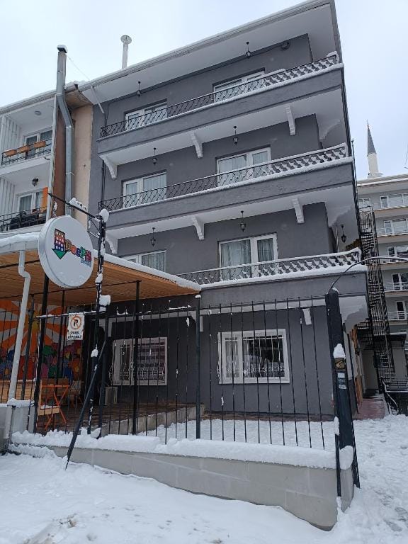 Ankara hero