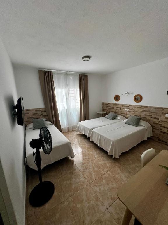 Hostal Residencia Cardona photo 2