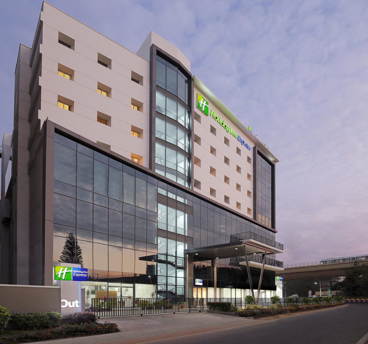 Holiday Inn Express Bengaluru Yeshwantpur, an IHG Hotel photo 2