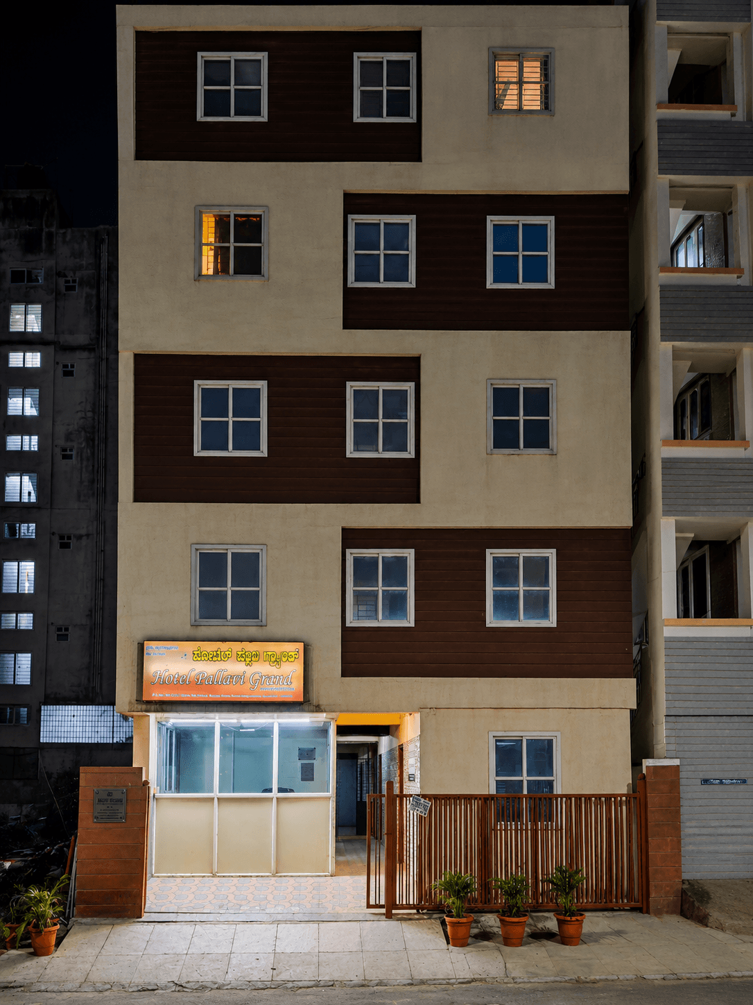 Hotel Pallavi Grand