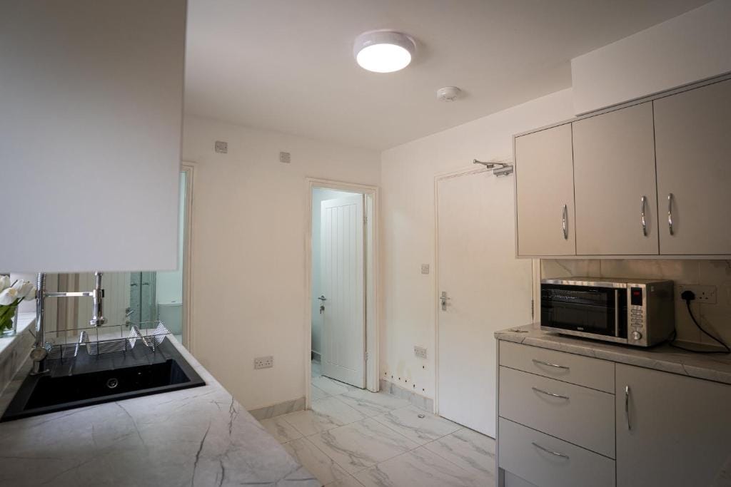 Beckbury House close to the City, 7 mins from QE and Royal Othopedic Hospital, Bham University photo 4