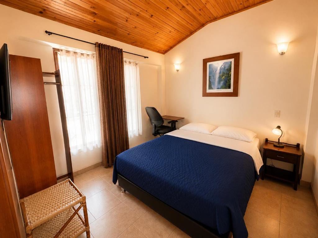 Hostal La Candelaria photo 2