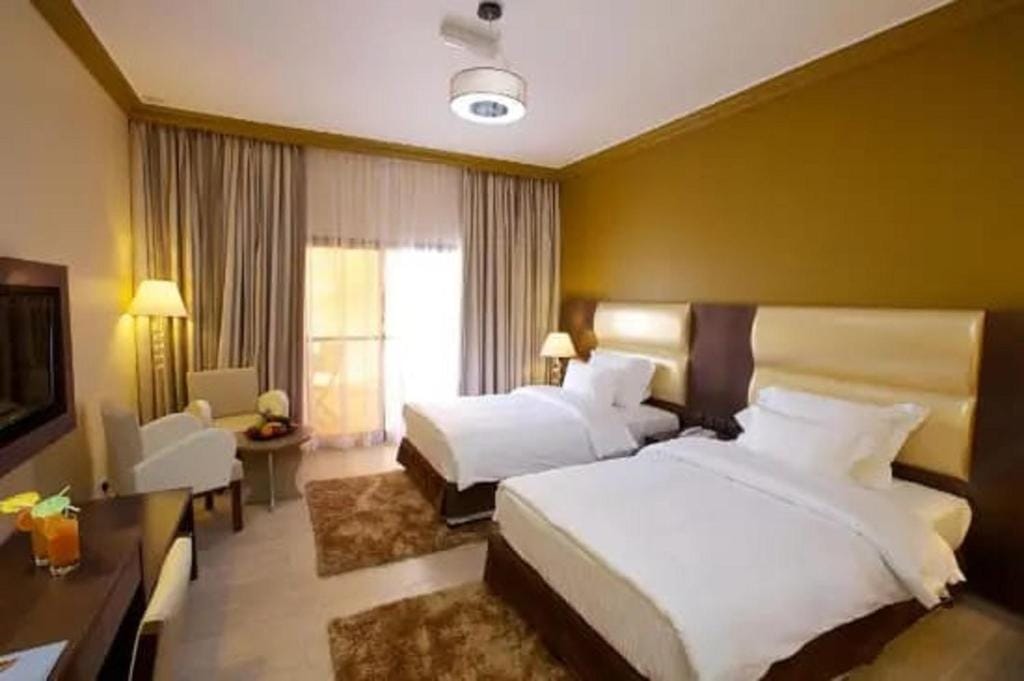 Up Town Hotel photo 2