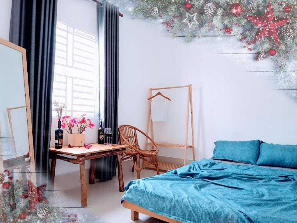 Adora Central Park hostel with rooftop and floating market tour photo 2