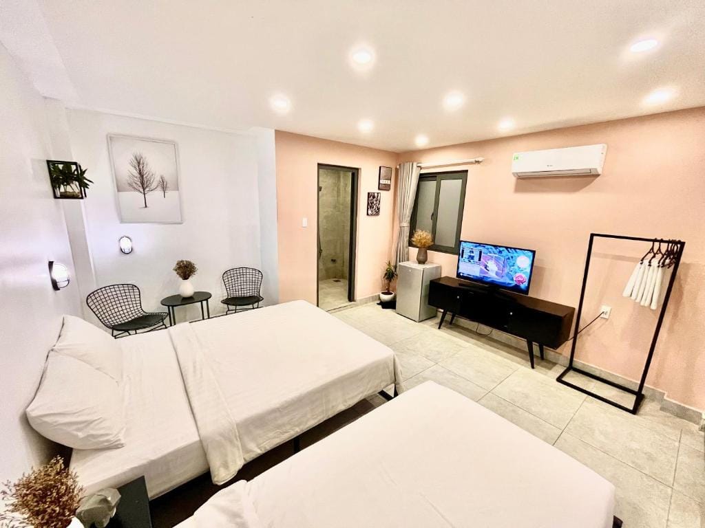 MIDMOST Boutique Hostel photo 4