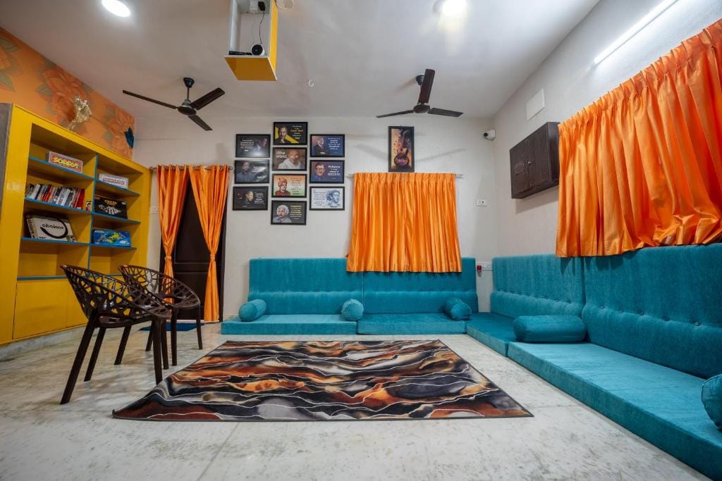 Rayzen Stays & Backpackers Hostel photo 4