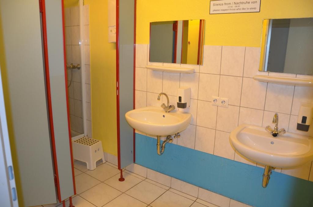 Backpackers Düsseldorf - SELF CHECK-IN photo 3