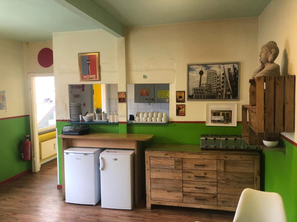 Backpackers Düsseldorf - SELF CHECK-IN photo 4