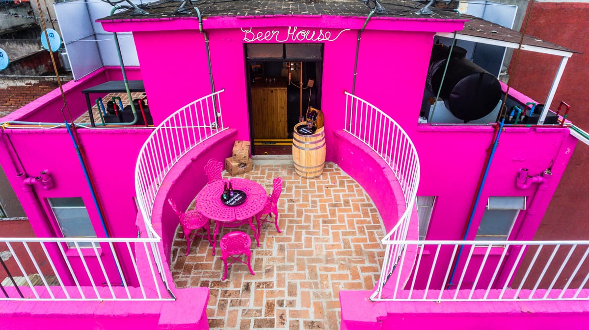 Mala Vecindad Beer Hotel