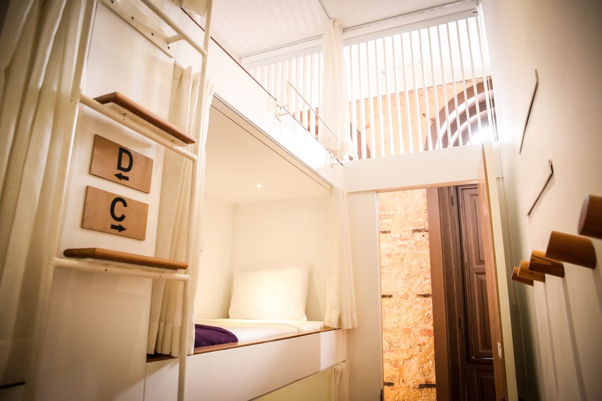 Villa 25 Hostel & Suites