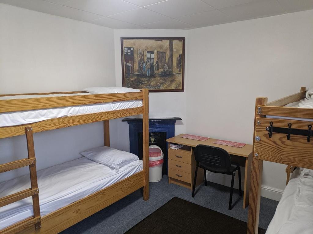 HARLOW INTERNATIONAL HOSTEL photo 2