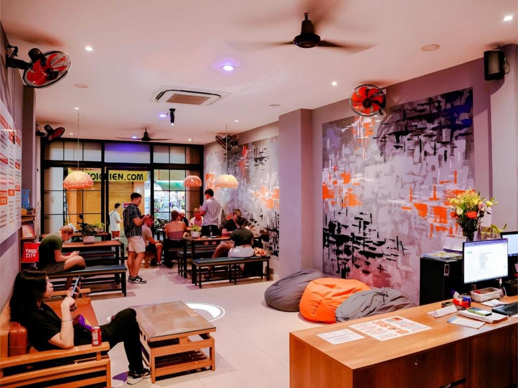 Base Backpackers photo 4