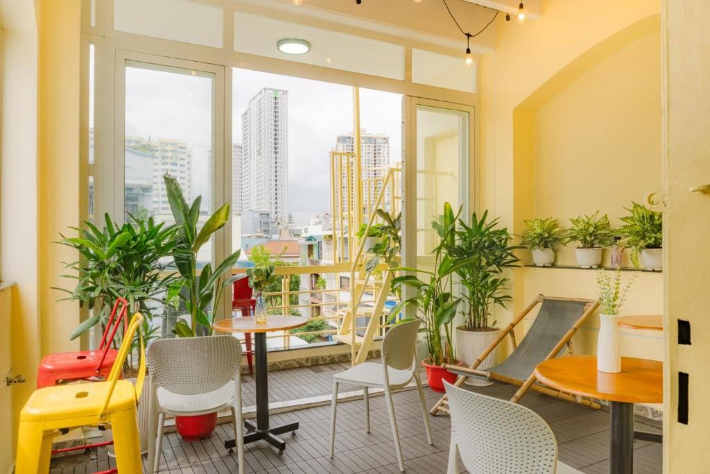 Saigon Authentic Alley Hostel - Local Vibes and Experiences, Free Menu Breakfast, Gym & Rooftop Billiards photo 4