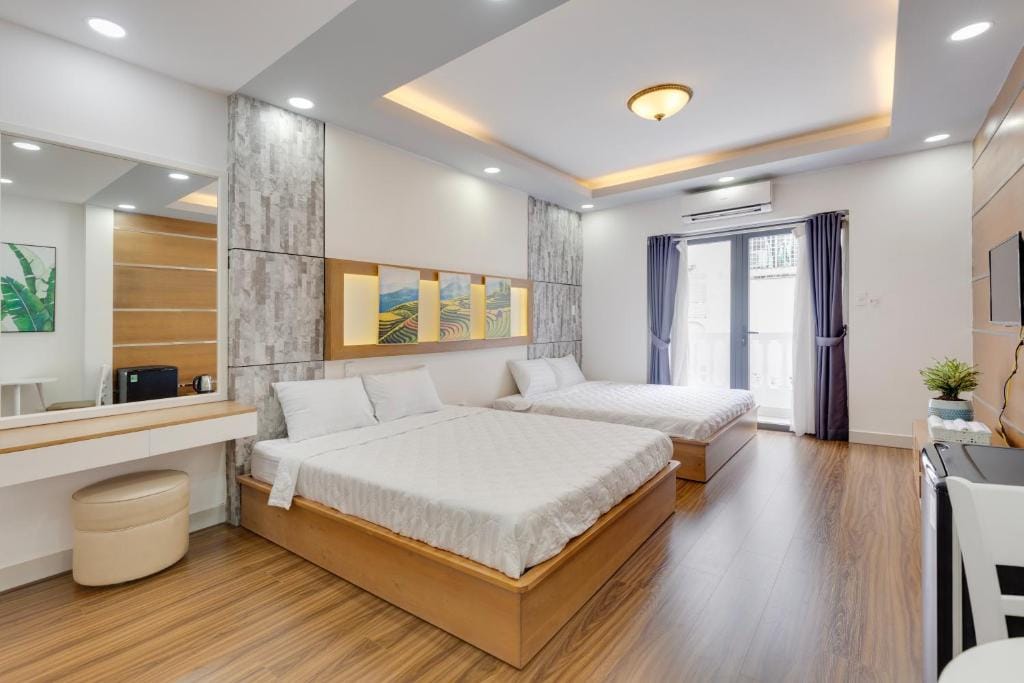 Saigon Authentic Hostel - Local Vibes and Experiences, Free Menu Breakfast, Gym & Rooftop photo 2