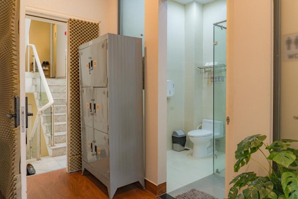 Saigon Authentic Hostel - Local Vibes and Experiences, Free Menu Breakfast, Gym & Rooftop photo 3