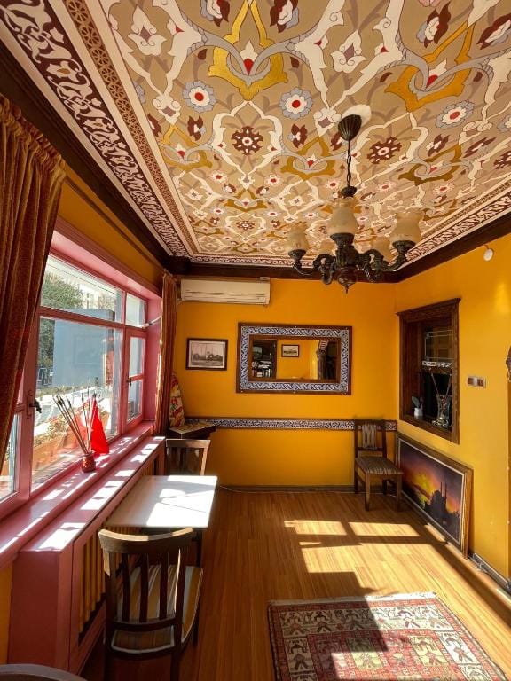 Cheers Vintage Hostel photo 4