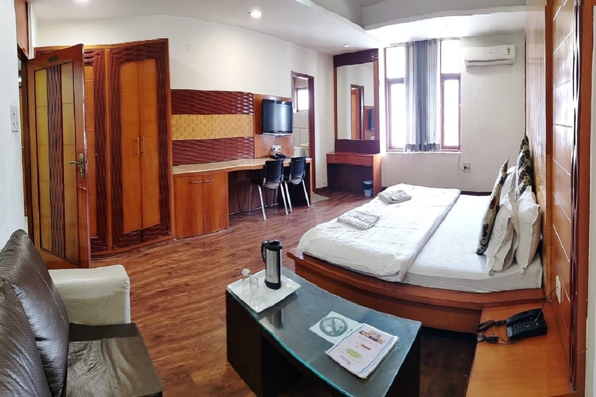 Hotel Mandakini PLaza photo 2