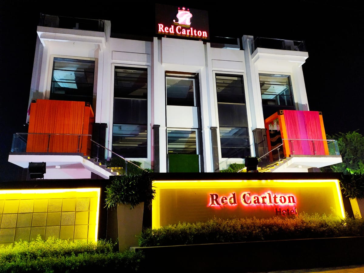 RED CARLTON HOTEL & BANQUET photo 2