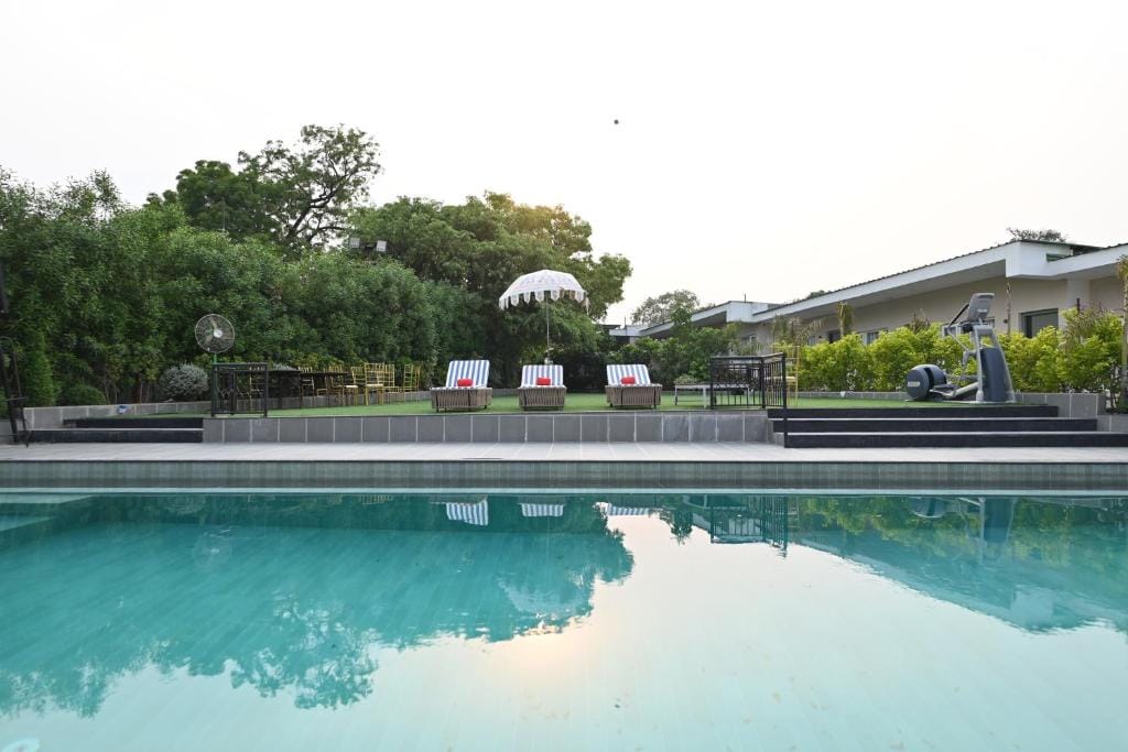 Status Club & Resort photo 2
