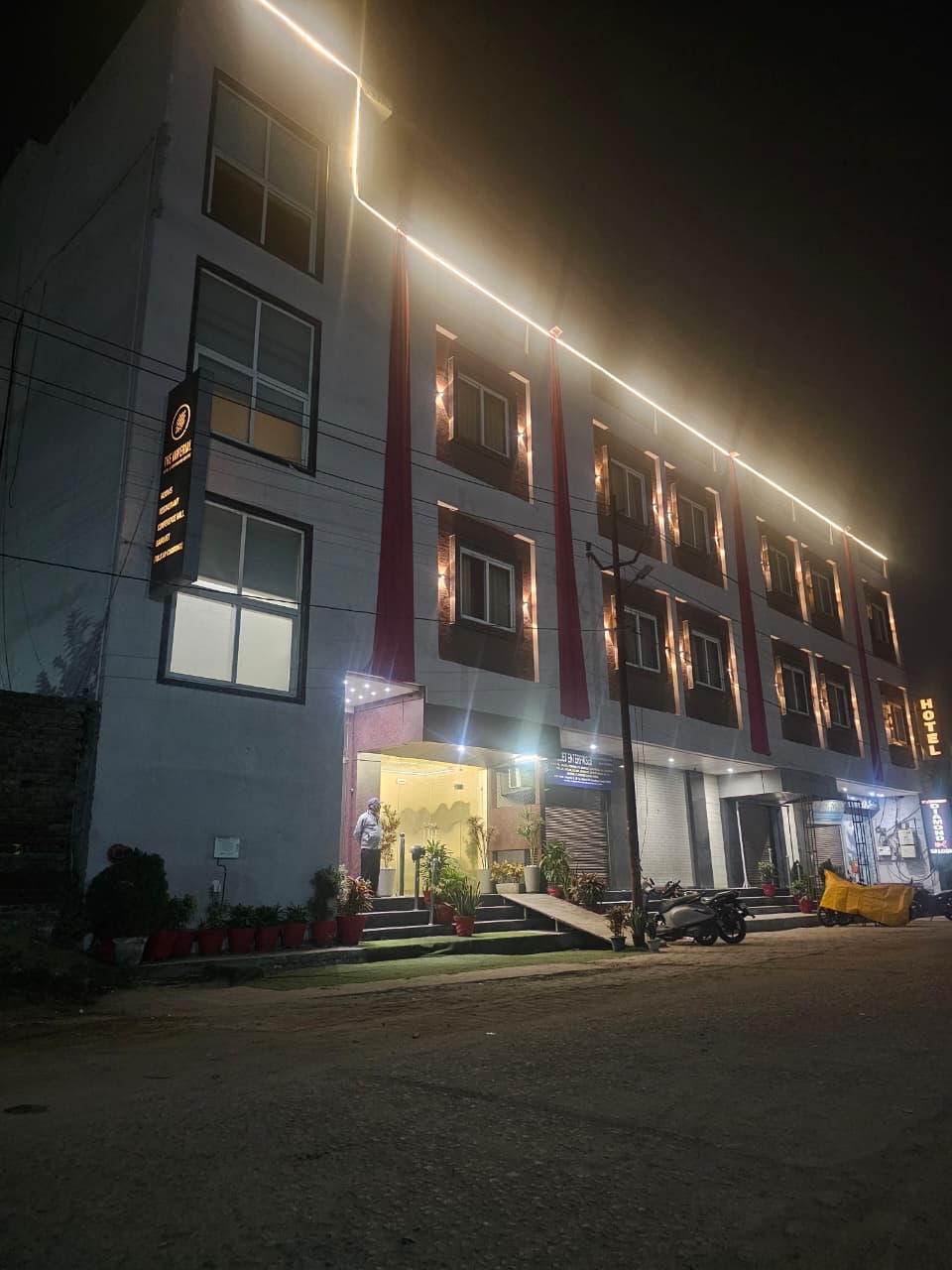 THE IMPERIAL HOTEL AND CONVENTION CENTRE photo 2