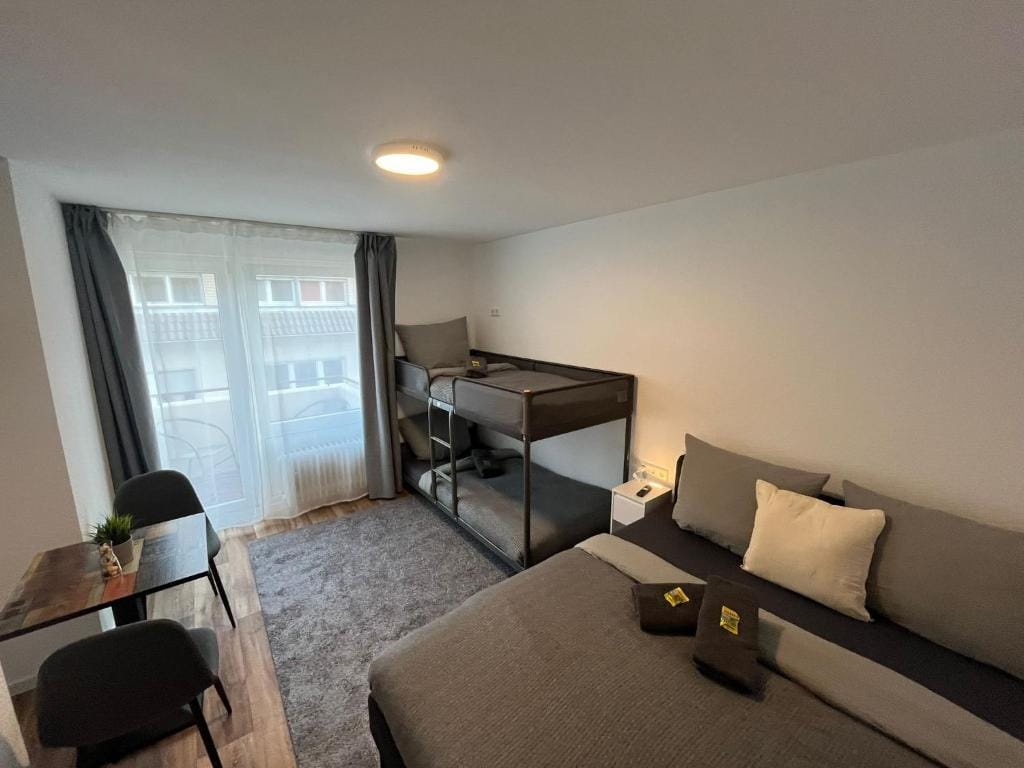 City Hub Room 26 - mit Balkon - Coffee for free - photo 4
