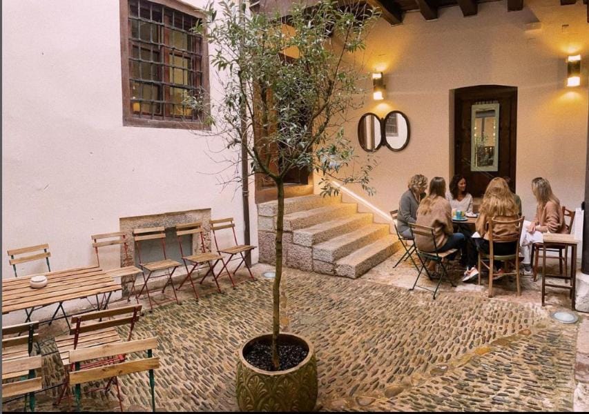 Quartier Leon Hostel Jabalquinto