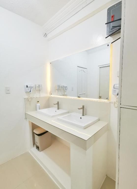 NomadsMNL Airport Hostel photo 3