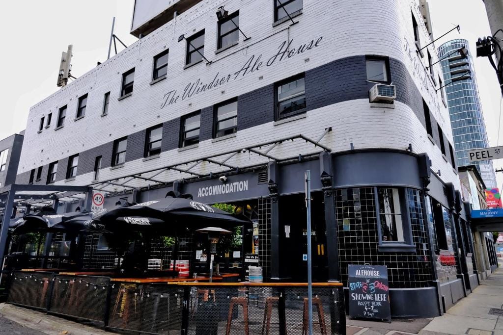 Pint On Punt Backpackers