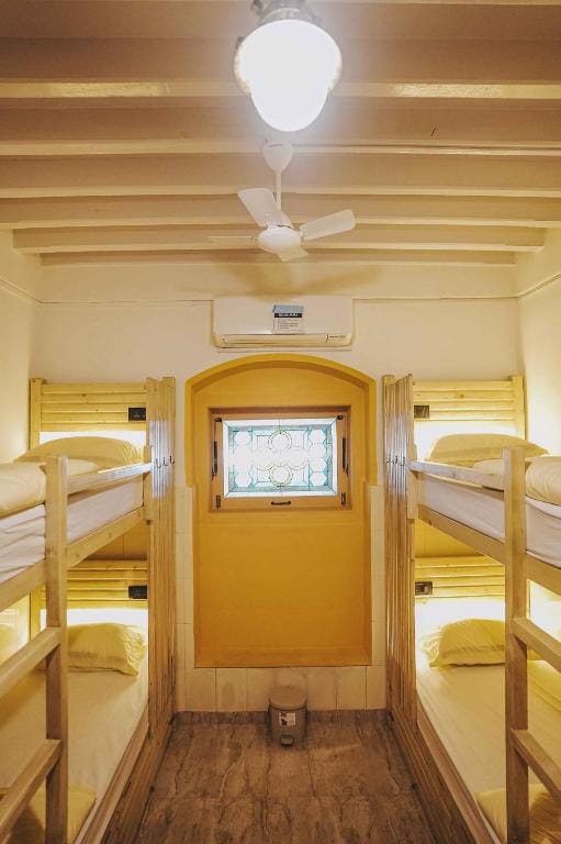 GoSolo Stays Bandra Hostel photo 2