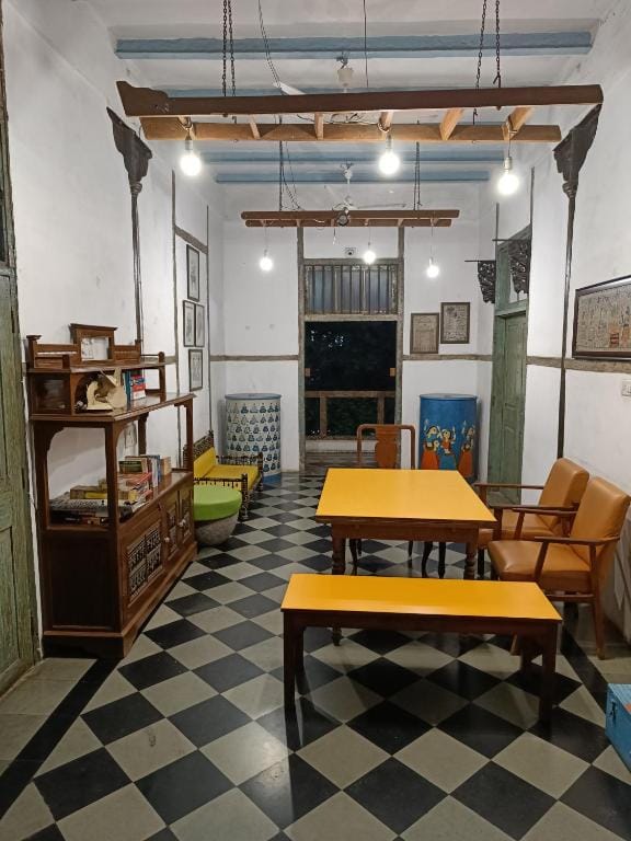 Hostel Vasantashram CST Mumbai, Free Wifi with 1940s Retro vibe photo 4