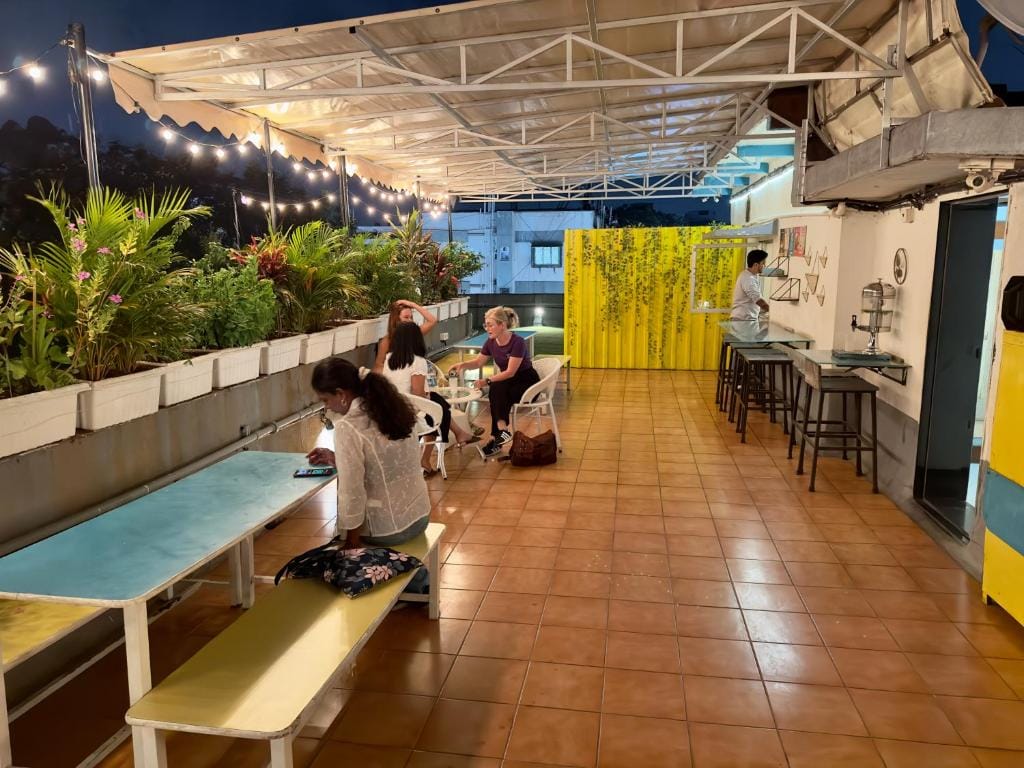 Locomo Hostel OG - Stay Work Eat