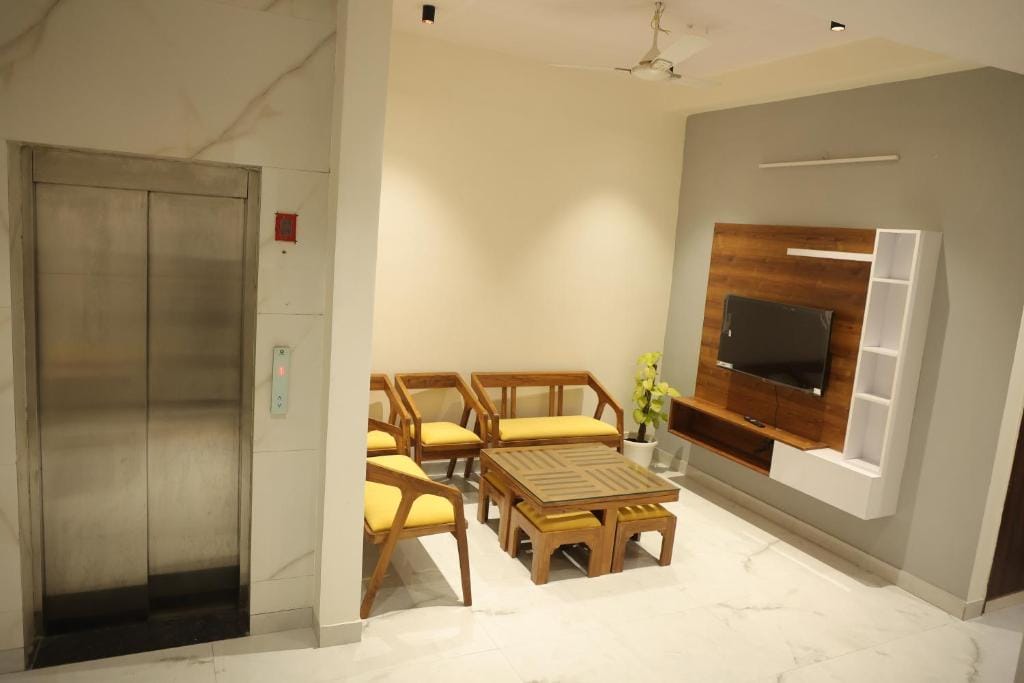 Back Stayz Delhi photo 4