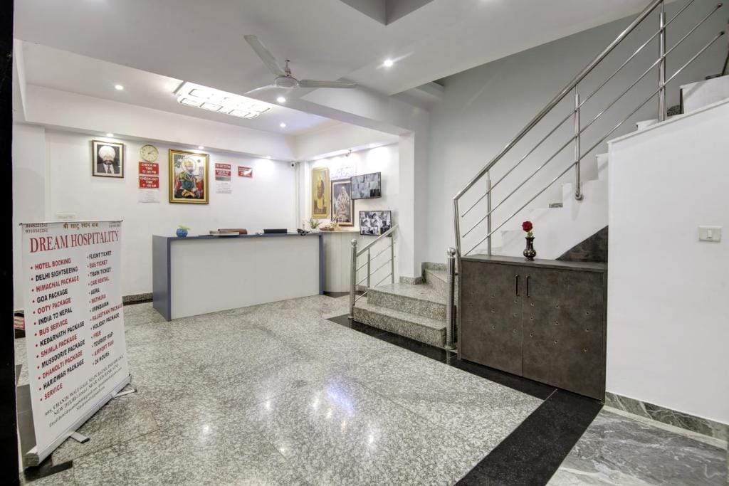 Hotel S B Inn Near New Delhi railway Station Paharganj photo 3