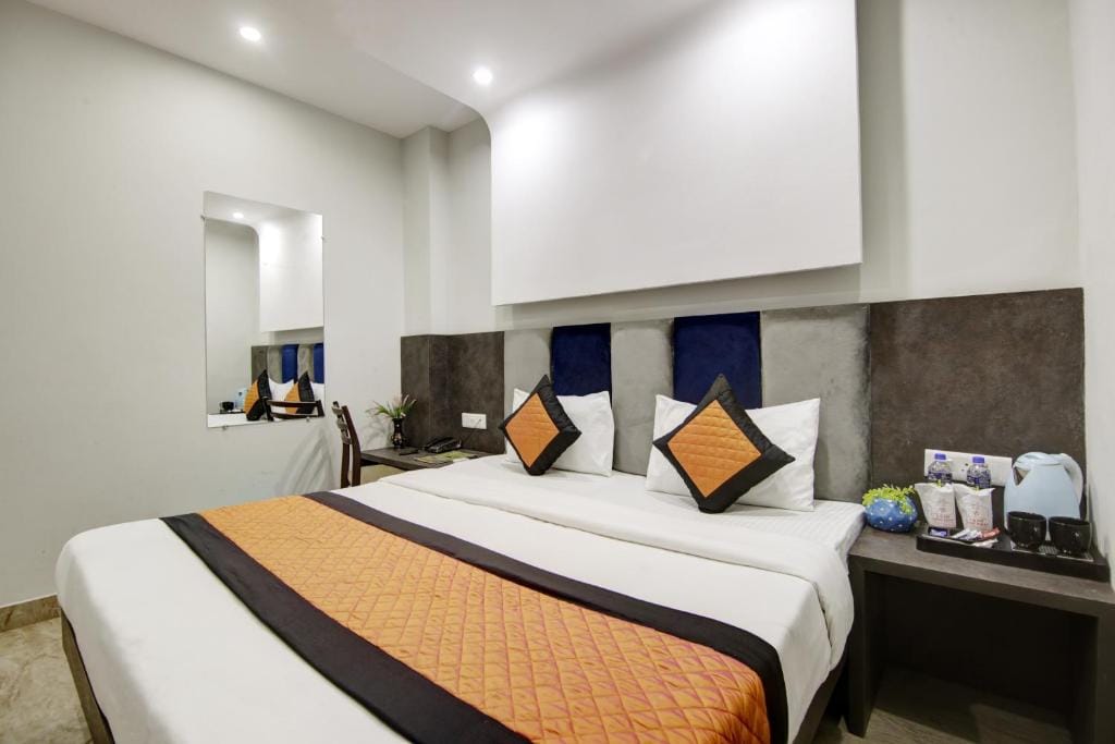 Hotel S B Inn Near New Delhi railway Station Paharganj photo 4