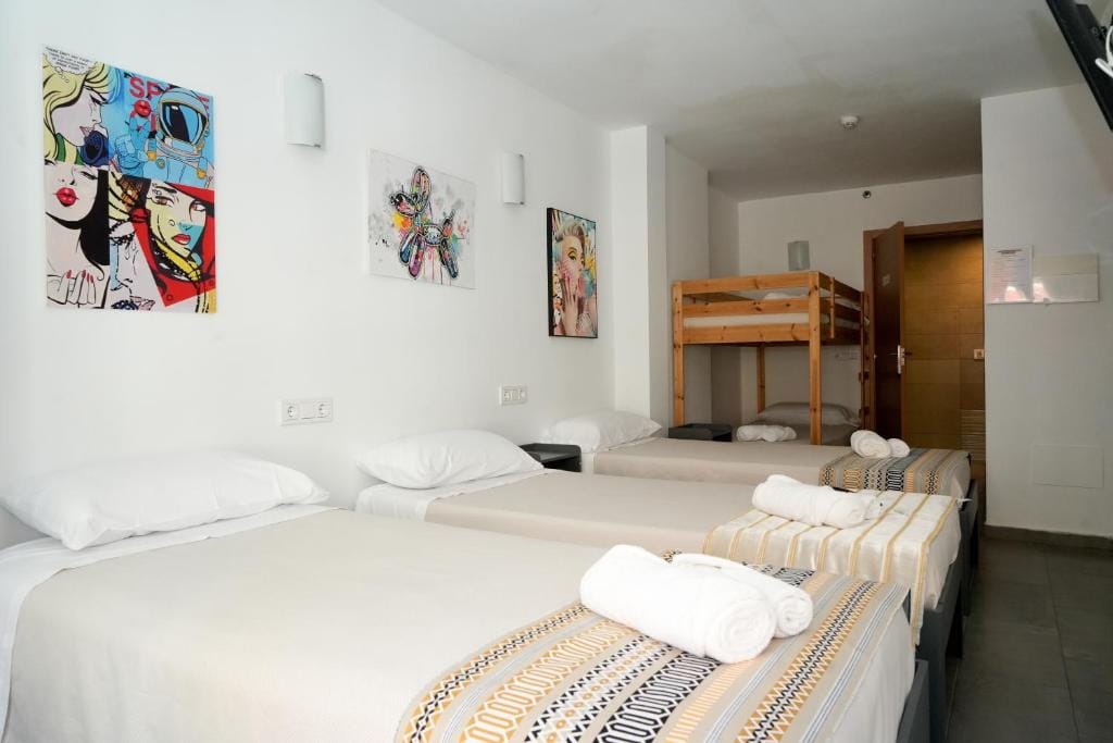 NEW ART BEACH HOSTEL- Albergue Juvenil photo 2