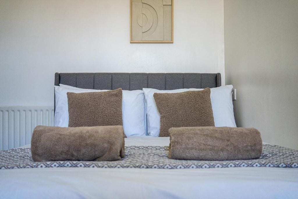 Contractors Choice - Quiet, Free Parking