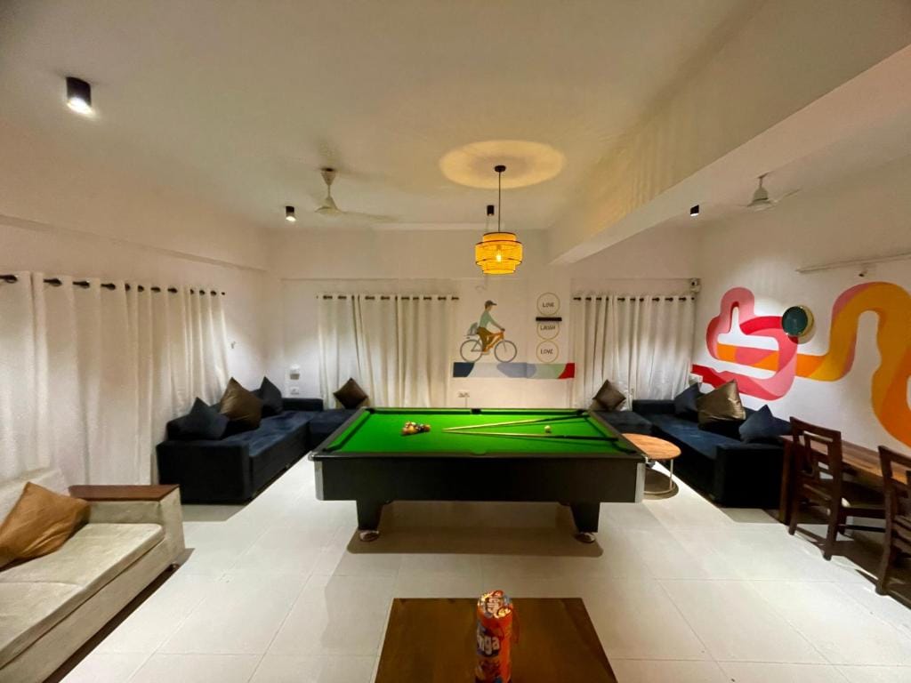 HOSHTEL99 - LUX - Stay, Cowork and Cafe - Luxurious Twin Bungalow photo 2