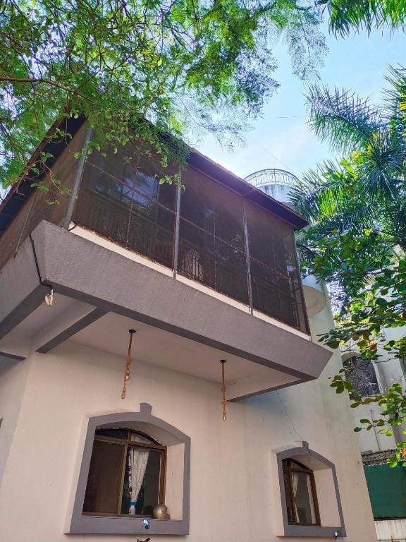 Hostel Lifespace- Tailor made for working professionals- Luxurious Twin Bungalow with CoWork- only 3 and 4 share Rooms photo 3